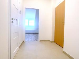 Pronájem bytu 2+kk, Praha - Chodov, Švabinského, 36 m2