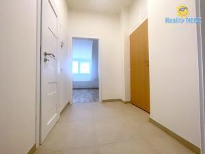 Pronájem bytu 2+kk, Praha - Chodov, Švabinského, 36 m2
