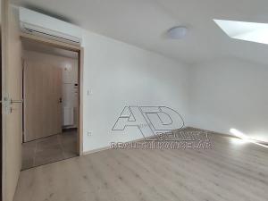 Pronájem atypického bytu, České Budějovice, Fráni Šrámka, 59 m2