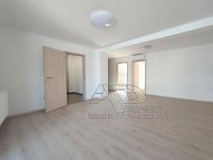 Pronájem atypického bytu, České Budějovice, Fráni Šrámka, 66 m2