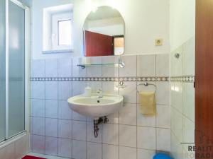 Pronájem ubytování, Praha - Dolní Chabry, 305 m2