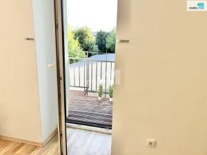 Pronájem bytu 1+kk, Praha - Ruzyně, Drnovská, 30 m2