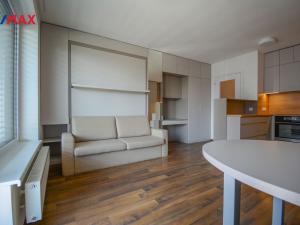 Pronájem bytu 2+kk, Hradec Králové - Pražské Předměstí, Farářství, 51 m2