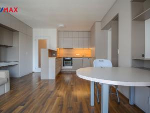 Pronájem bytu 2+kk, Hradec Králové - Pražské Předměstí, Farářství, 51 m2
