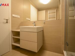 Pronájem bytu 2+kk, Hradec Králové - Pražské Předměstí, Farářství, 51 m2