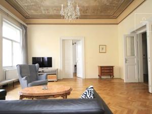 Pronájem bytu 3+1, Praha, Valentinská, 120 m2