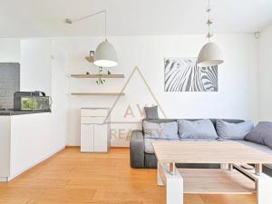 Prodej bytu 2+kk, Praha - Dolní Chabry, Poštova, 54 m2