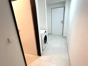 Pronájem bytu 1+kk, Praha - Vysočany, Poděbradská, 25 m2