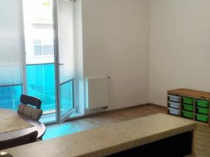 Pronájem bytu 2+kk, Jesenice, Cedrová, 68 m2