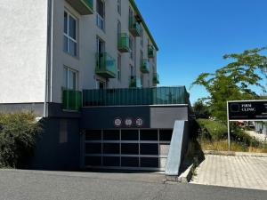 Pronájem bytu 2+kk, Jesenice, Cedrová, 68 m2