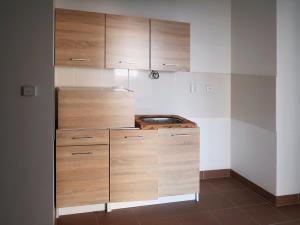 Pronájem kanceláře, Králův Dvůr - Popovice, Bohumila Hájka, 50 m2