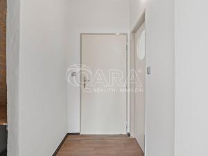Pronájem bytu 2+kk, Praha - Prosek, Poleradská, 45 m2