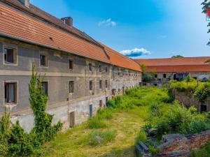 Prodej historického objektu, Zvoleněves, 5000 m2