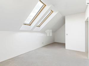 Prodej rodinného domu, Zvěřínek, V průhonu, 125 m2