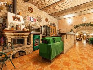 Prodej vinného sklepa, Dolní Dunajovice, Hlavní, 500 m2