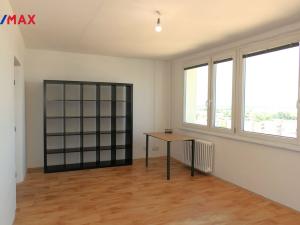 Prodej bytu 3+1, Hradec Králové - Třebeš, Urxova, 67 m2