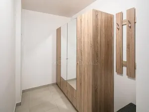 Pronájem bytu 3+kk, Praha - Strašnice, Zvěřinova, 115 m2