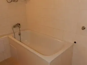 Pronájem bytu 1+kk, Praha - Smíchov, Holečkova, 28 m2