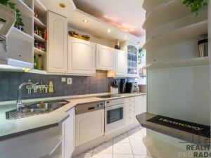 Prodej bytu 4+1, Praha, 93 m2