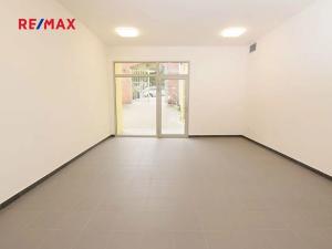 Pronájem obchodního prostoru, Nymburk, Náměstí Přemyslovců, 29 m2