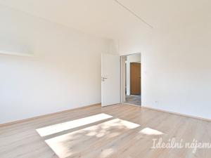 Pronájem bytu 2+1, Šlapanice, Tyršova, 63 m2