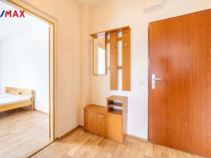 Pronájem bytu 1+kk, Praha - Suchdol, Suchdolská, 30 m2