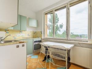 Prodej bytu 3+1, Karlovy Vary, Závodu míru, 62 m2