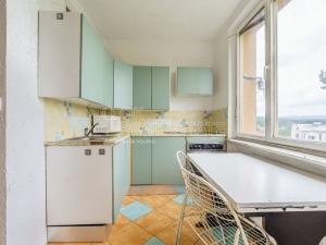 Prodej bytu 3+1, Karlovy Vary, Závodu míru, 62 m2