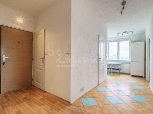 Prodej bytu 3+1, Karlovy Vary, Závodu míru, 62 m2