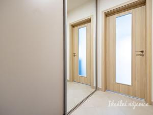 Pronájem bytu 1+kk, Praha - Háje, Výstavní, 34 m2