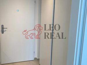 Pronájem bytu 1+kk, Praha - Modřany, Komořanská, 35 m2