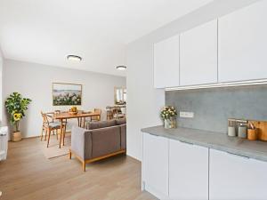 Prodej bytu 2+kk, Praha - Dejvice, Kafkova, 50 m2
