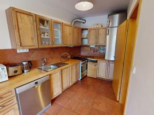 Pronájem bytu 2+kk, Praha - Suchdol, Suchdolské náměstí, 59 m2