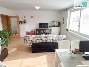 Pronájem bytu 2+kk, Praha - Holešovice, Tusarova, 73 m2