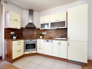 Pronájem bytu 2+kk, Praha - Zličín, Lipovská, 55 m2