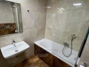 Pronájem bytu 2+kk, České Budějovice - České Budějovice 2, U Branišovského lesa, 175 m2