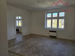 Pronájem bytu 2+1, Chomutov, Křižíkova, 80 m2