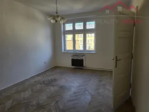Pronájem bytu 2+1, Chomutov, Křižíkova, 80 m2