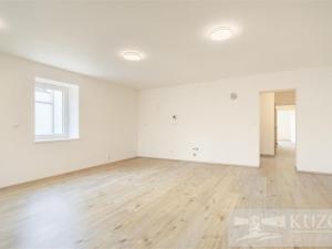 Prodej bytu 3+kk, Líšťany, Hunčice, 77 m2