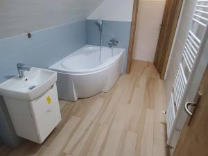 Pronájem bytu 2+kk, Modřice, náměstí Svobody, 53 m2