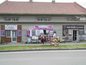 Pronájem obchodního prostoru, Odolena Voda, Velkoveská, 47 m2