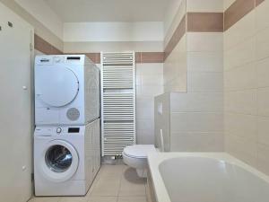Pronájem rodinného domu, Jenštejn, Zlatnická, 90 m2