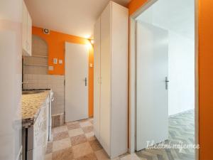 Pronájem bytu 2+1, Praha - Vršovice, Vršovická, 49 m2