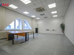 Pronájem kanceláře, Hradec Králové - Věkoše, Akademika Bedrny, 126 m2