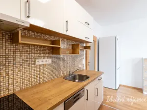 Pronájem bytu 1+kk, Praha, Farkašova, 32 m2