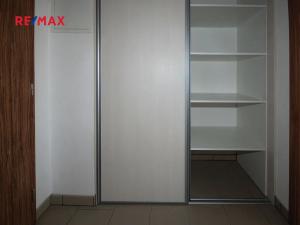 Pronájem bytu 1+kk, Velký Osek, U hřiště, 34 m2