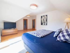 Prodej rodinného domu, Praha - Lipence, U lip, 280 m2