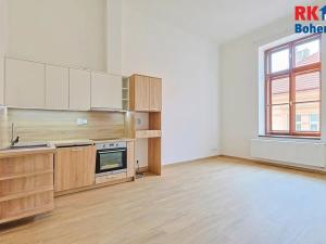 Pronájem bytu 1+kk, Český Brod, nám. Arnošta z Pardubic, 30 m2