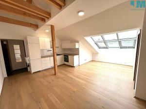 Pronájem bytu 3+kk, Třebíč, Martinské nám., 79 m2