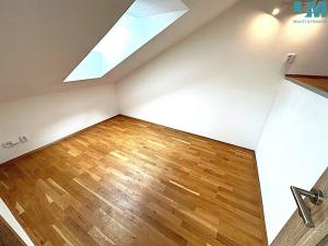 Pronájem bytu 3+kk, Třebíč, Martinské nám., 79 m2